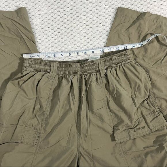 Columbia convertible pants, tan, large, zip off legs. - Picture 6 of 12